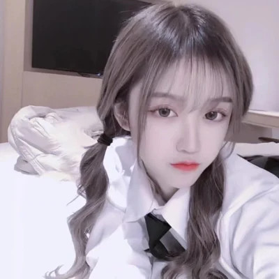 迷人年轻女生头像图片