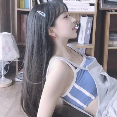 迷人年轻女生头像图片