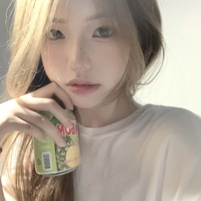 优雅简约女生头像