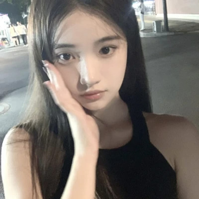 优雅简约女生头像