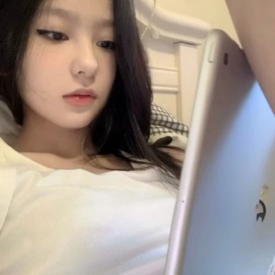 优雅简约女生头像