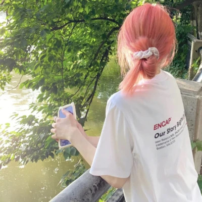 优雅简约女生头像