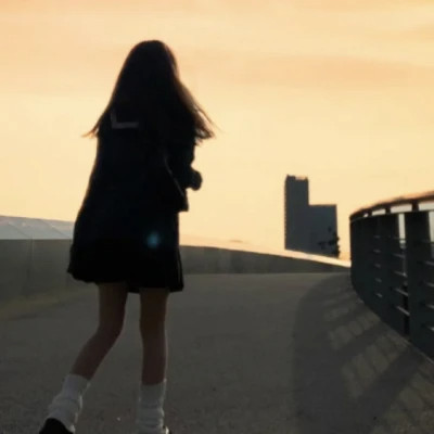 优雅简约女生头像