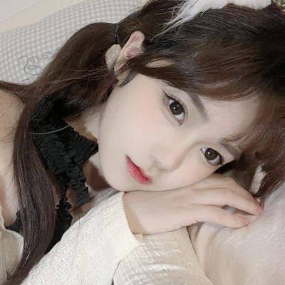 优雅简约女生头像