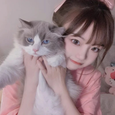 女生简约时尚真人头像