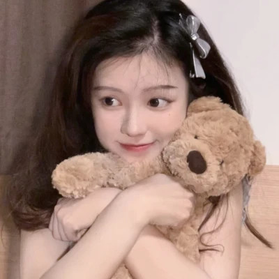女生简约时尚真人头像