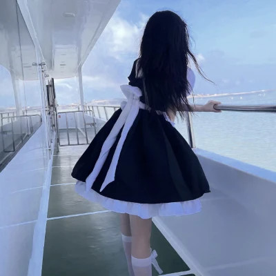 女生简约时尚真人头像