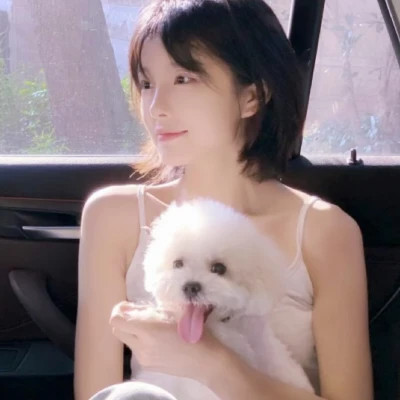 女生简约时尚真人头像
