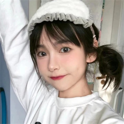 真人头像女自然真实