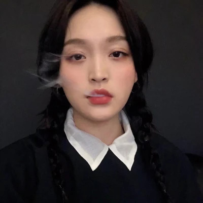 真人头像女自然真实