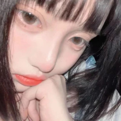 真人头像女自然真实