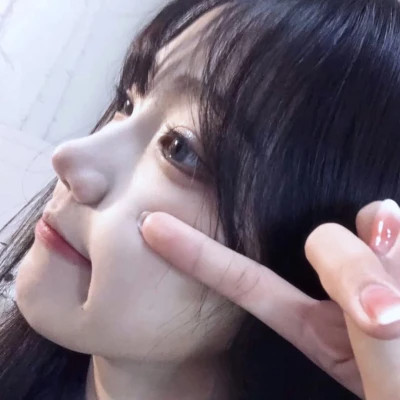 真人头像女自然真实