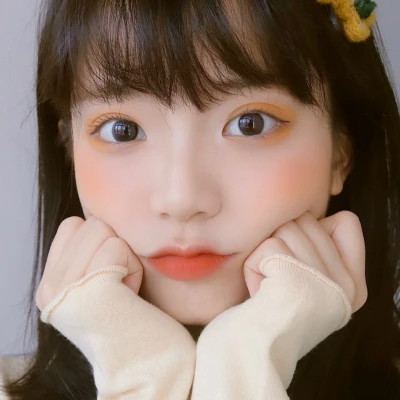 真人头像女自然真实