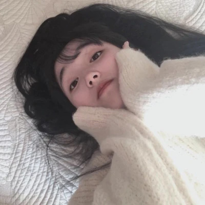 真人头像女自然真实