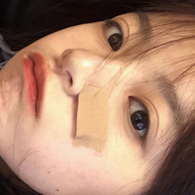 真人头像女自然真实