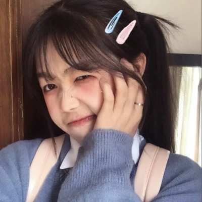 真人头像女自然真实