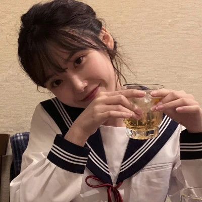 真人头像女自然真实