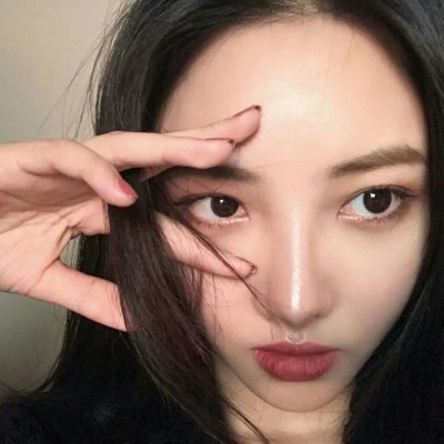真人头像女自然真实