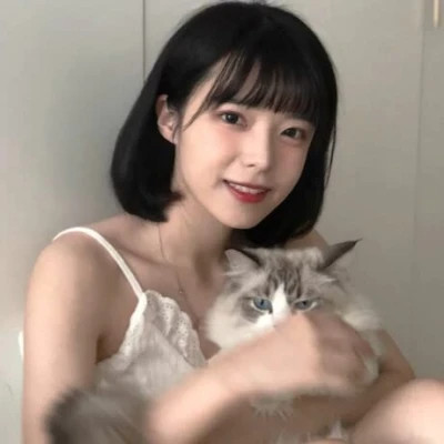 真人头像女自然真实