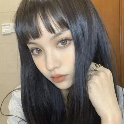 真人头像女自然真实
