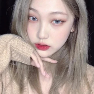最新好看的女生头像