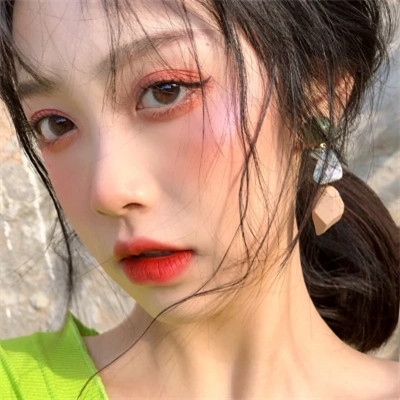 最新好看的女生头像