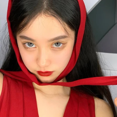 qq头像女生真人