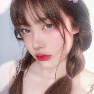 女头真人