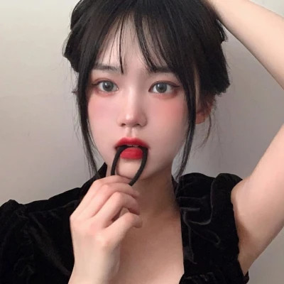 女头真人