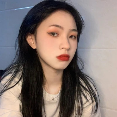 女头真人