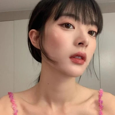 女头真人