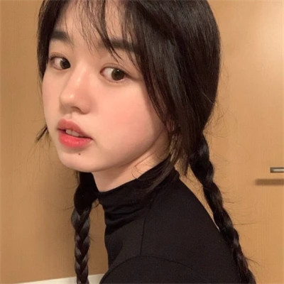 女头真人