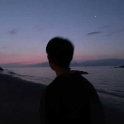 高级感十足的氛围感男生头像