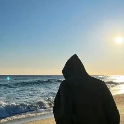 高级感十足的氛围感男生头像