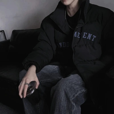 高级感十足的氛围感男生头像