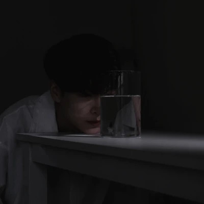 清冷帅气男头像