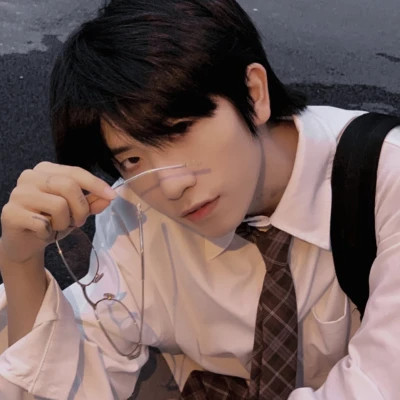 男生氛围感文艺头像