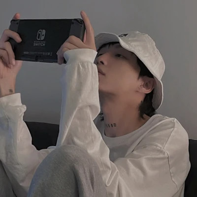 男生高级氛围感头像图片