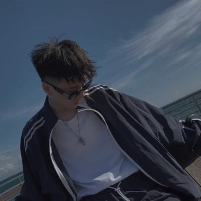 男生高级氛围感头像图片