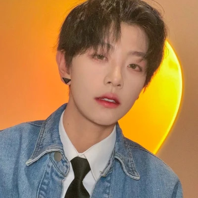 氛围感拉满的男生头像图片