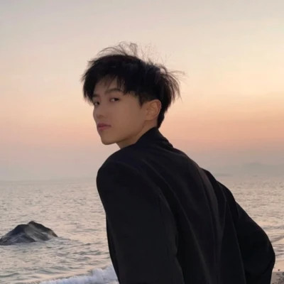 氛围感拉满的男生头像图片