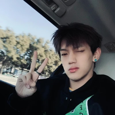 2025年男生头像图片