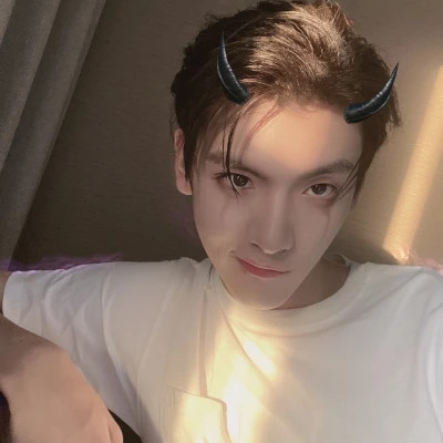 最新2025年男生头像高清大图