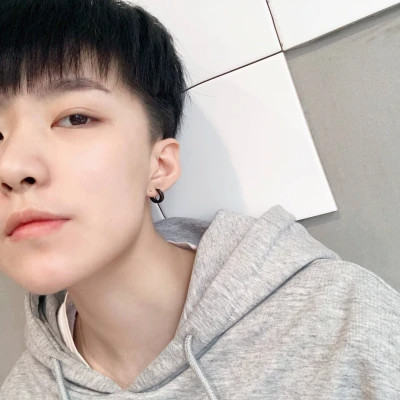 最新2025年男生头像高清大图