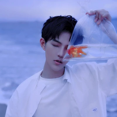 2025年流行男生头像风格