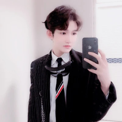 精选2025最新潮流男生头像
