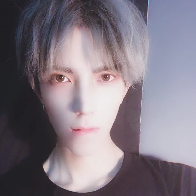 精选2025最新潮流男生头像