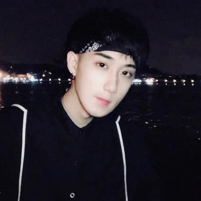 2025潮流男生头像