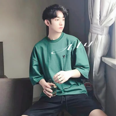 2025潮流男生头像