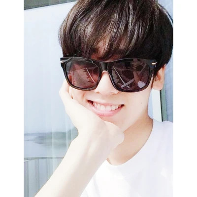 白边男生头像图片